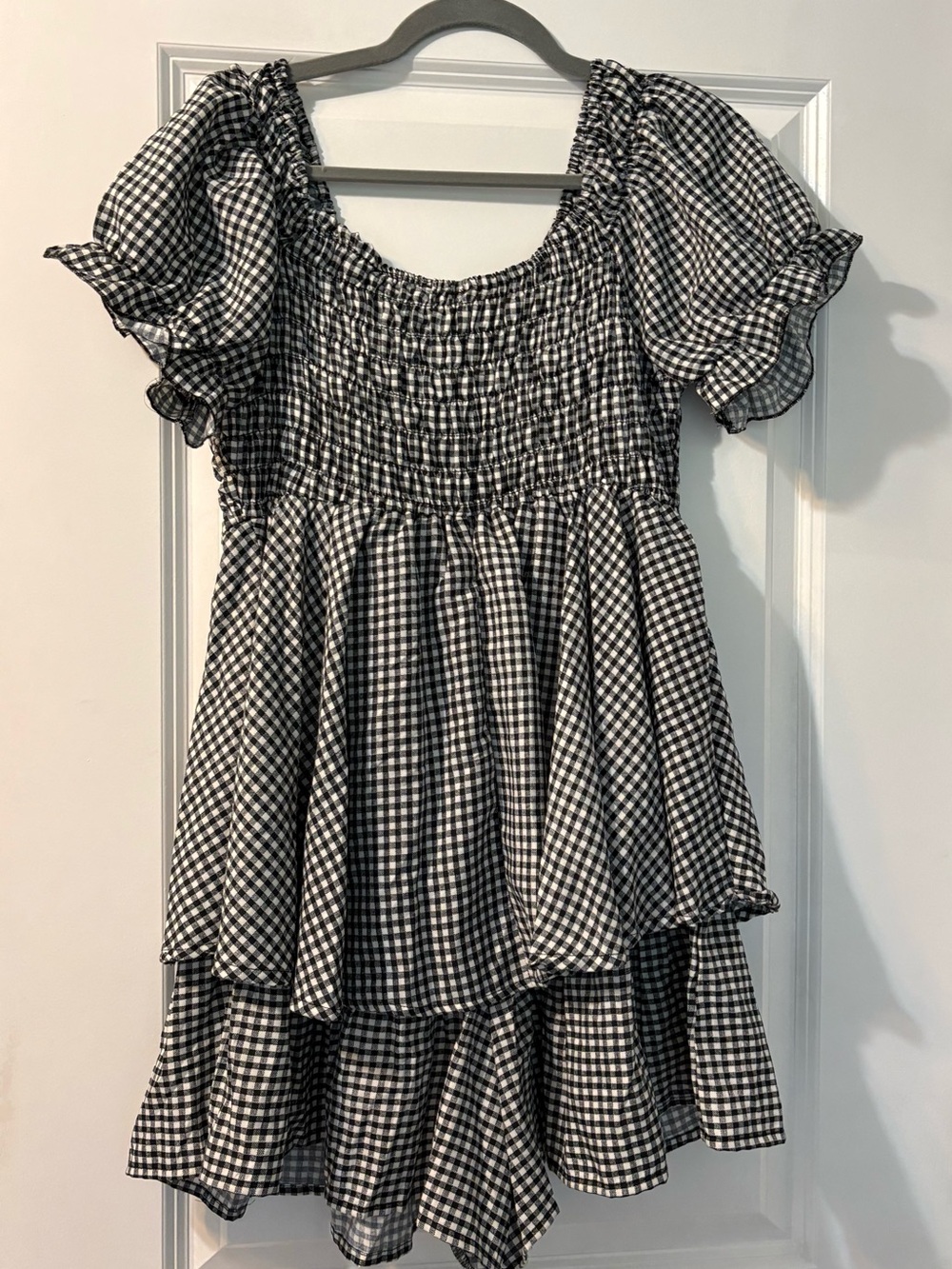 Boho Style Black & White Gingham Smocked Babydoll Prairie Dress
Coquette
Size L - Picture 3 of 4